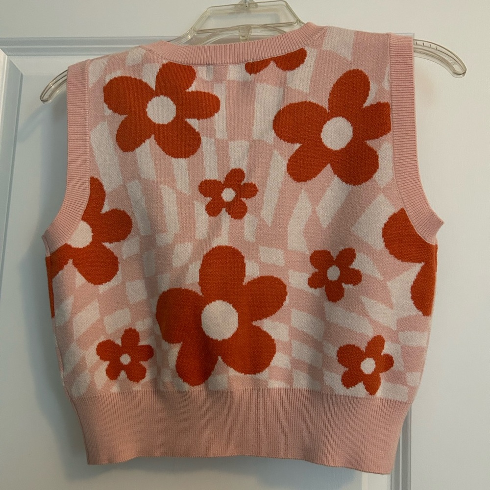 Altered State Daisy Crop Top - Picture 3 of 4